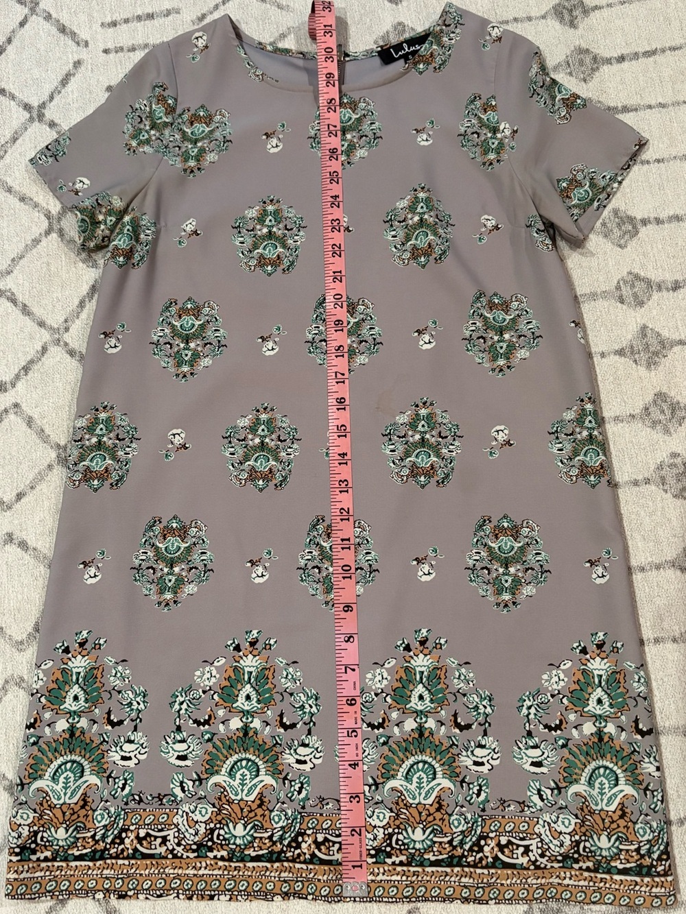 LuLu’s Gray Paisley Floral Short-Sleeve Shift Dress
